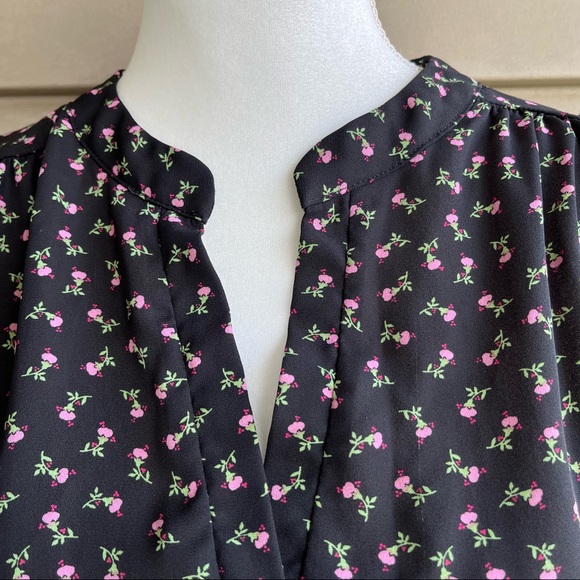 •Sweet Rain• Floral Print Flutter Sleeve Popover Blouse - Size Small - Picture 3 of 8